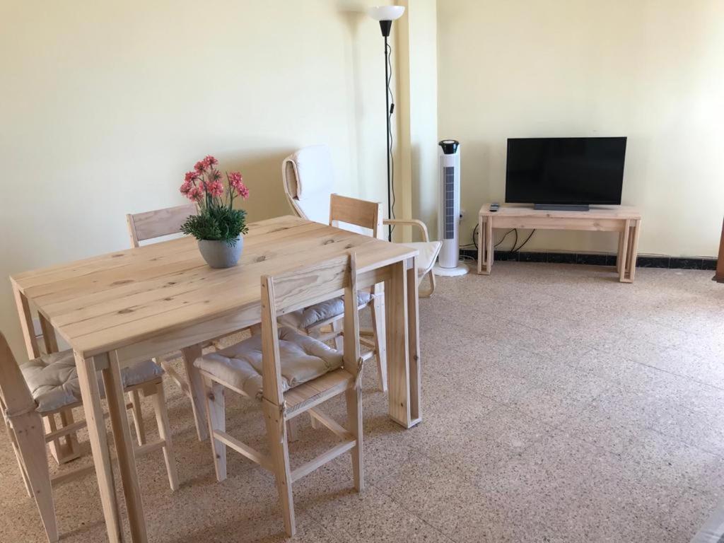 El Faro Apartaments Platja Llarga-Les Salines-Tgn Таррагона Экстерьер фото