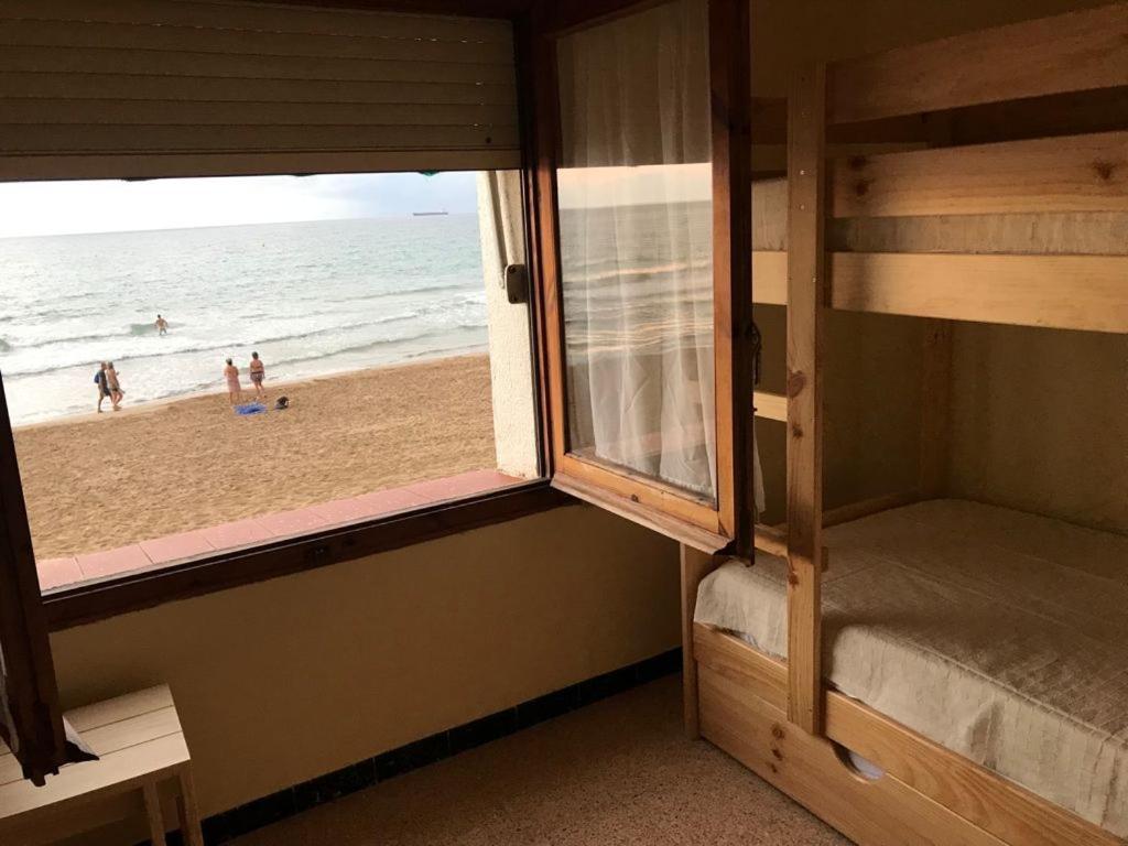 El Faro Apartaments Platja Llarga-Les Salines-Tgn Таррагона Экстерьер фото