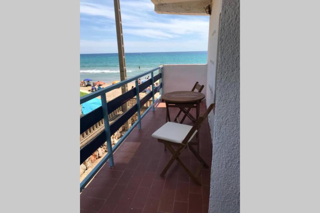 El Faro Apartaments Platja Llarga-Les Salines-Tgn Таррагона Экстерьер фото